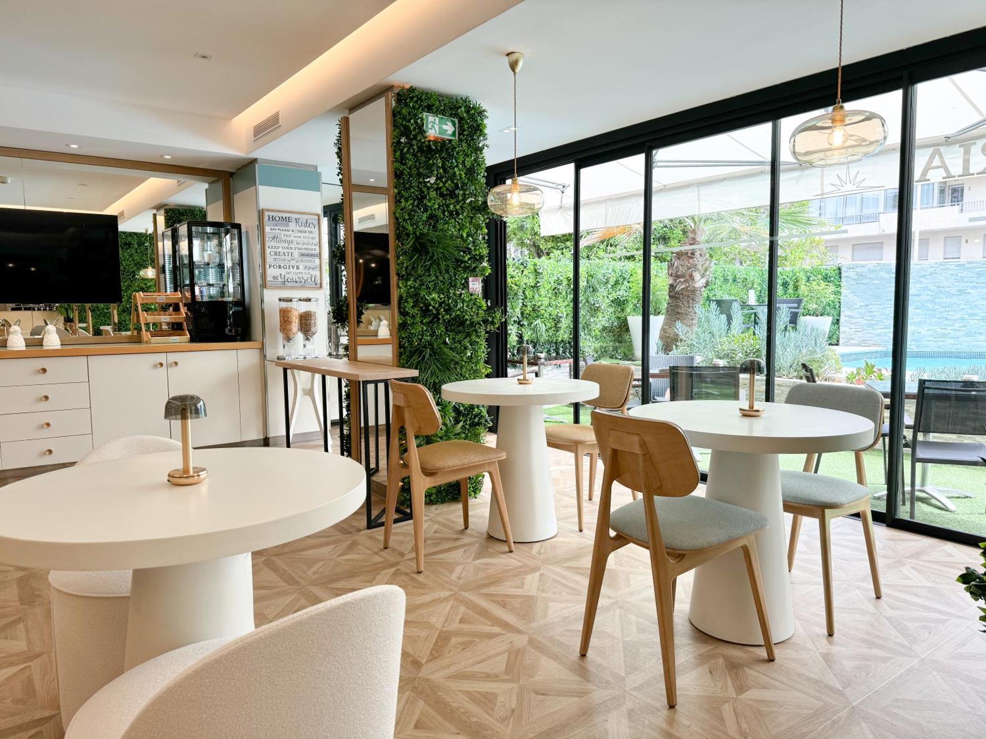 Hotel Victoria คานส์ ภายนอก รูปภาพ