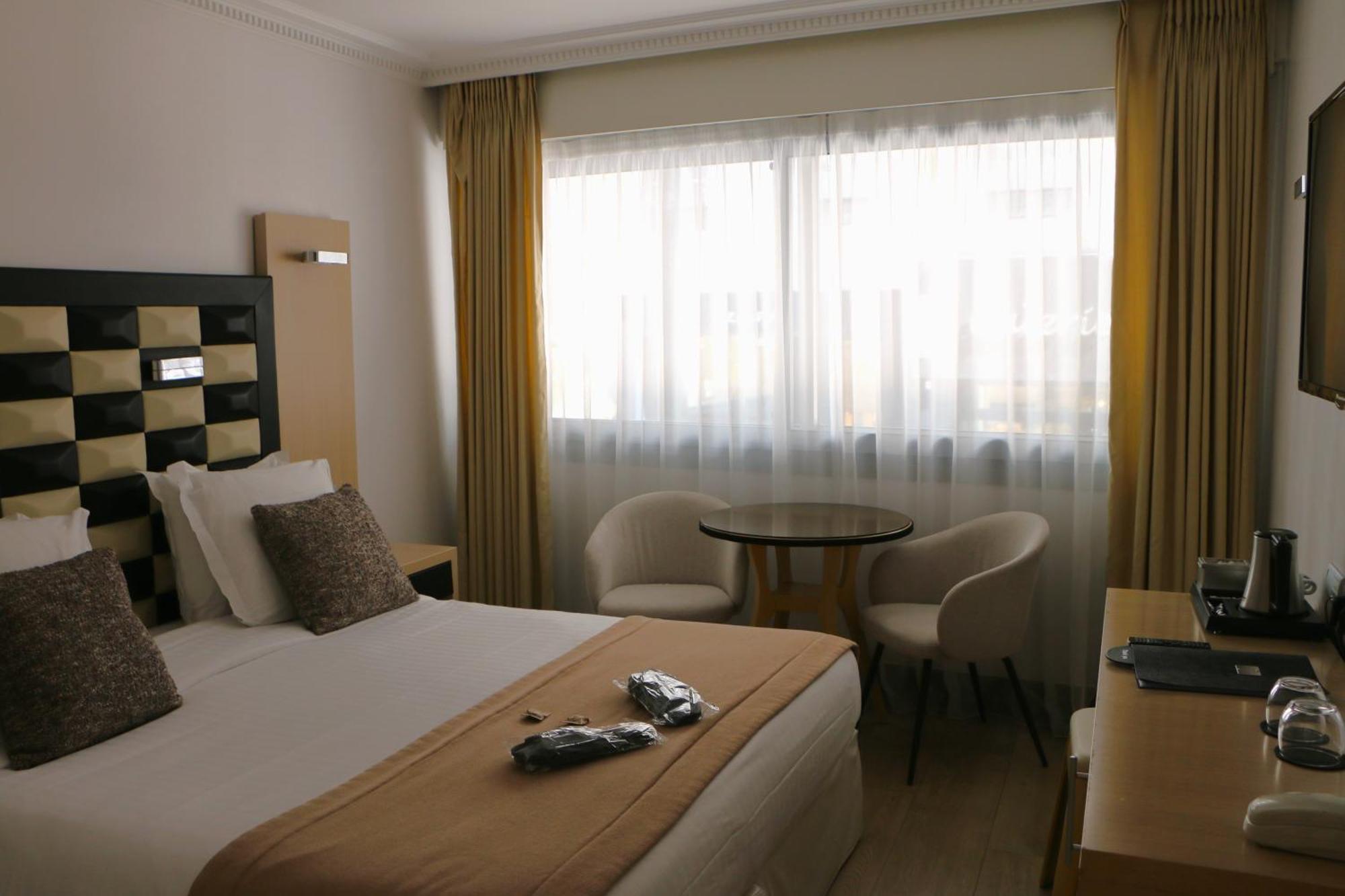Hotel Victoria คานส์ ภายนอก รูปภาพ