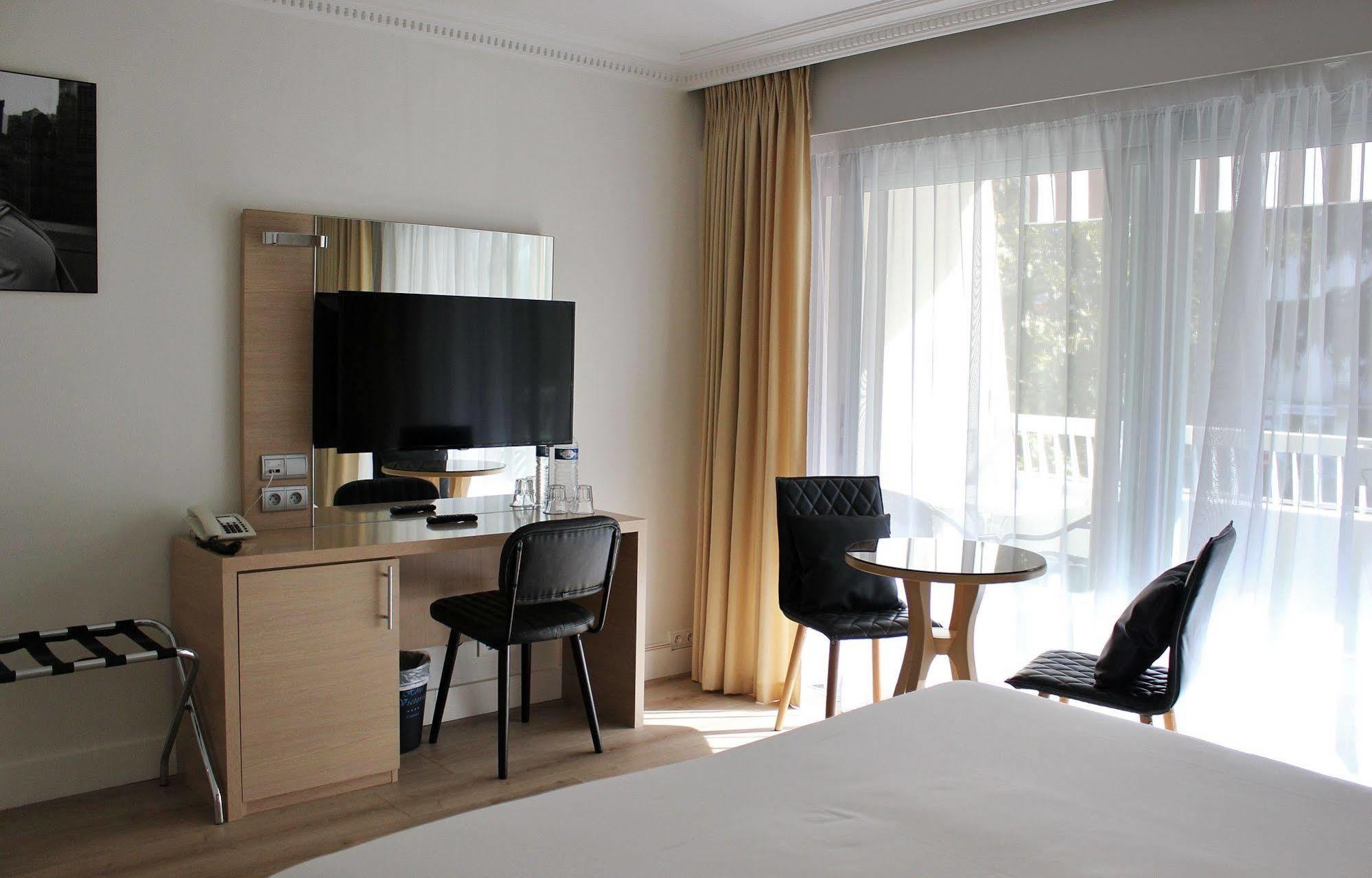 Hotel Victoria คานส์ ภายนอก รูปภาพ